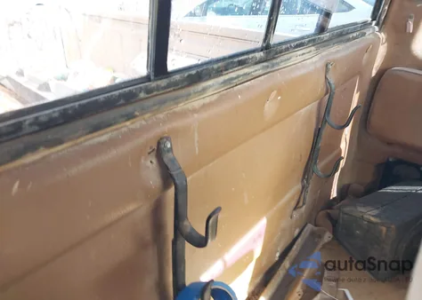 1984 Datsun 720 King Cab 4X4 from USA, damaged, VIN JN6ND06Y4EW011429